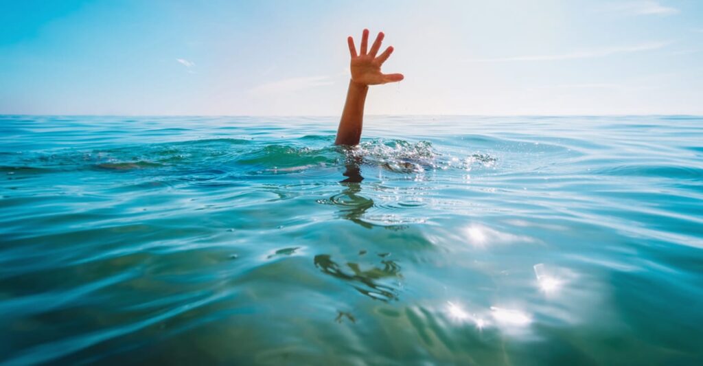 siblings-drown-at-khaburah-beach-in-oman.jpg