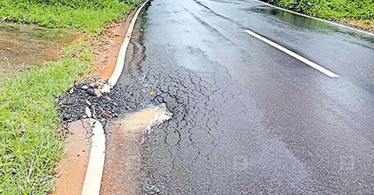 thalassery-damaged-road.jpg