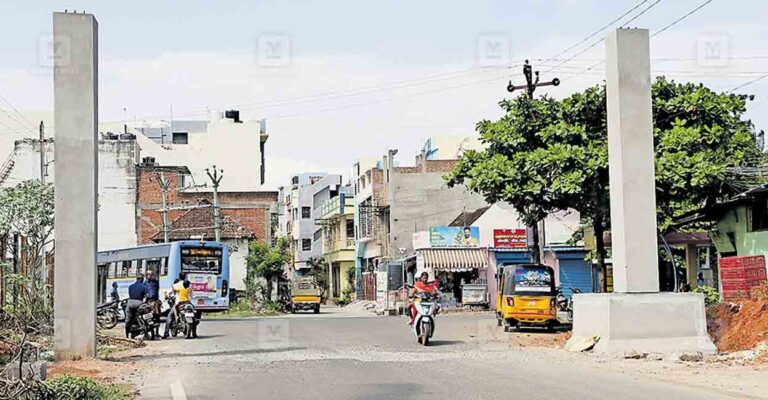 trivandrum-kambolam-junction-gate-piller.jpg