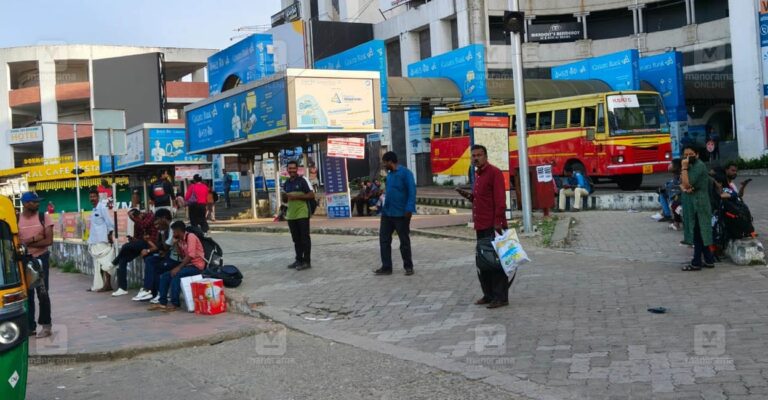 tvm-ksrtc-strike.jpg