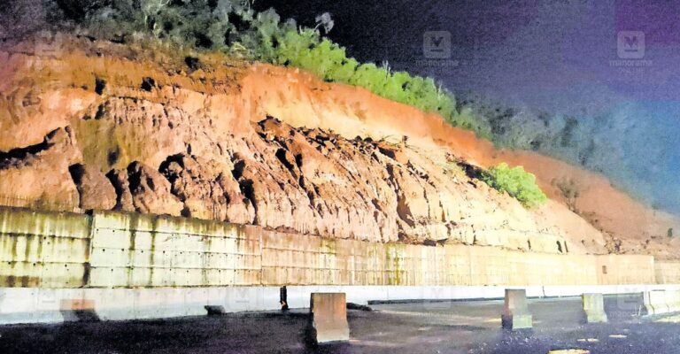 veeramala-landslide-soil-removal.jpg