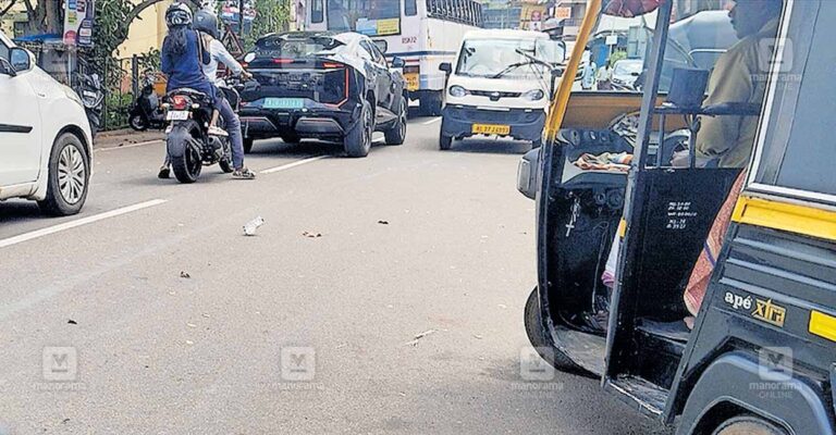 vennikulam-unwanted-parking.jpg