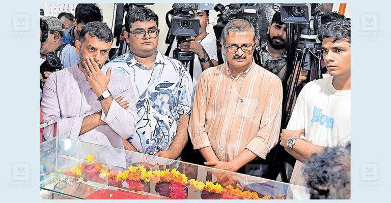 vs-achuthanandan-final-visit.jpg