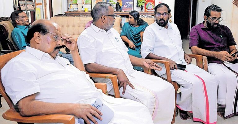 vs-achuthanandan-paravur-residence.jpg
