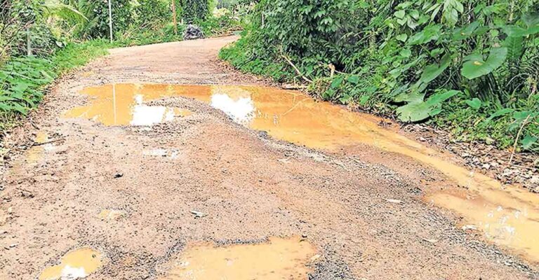 1754470180_road-patholes.jpg