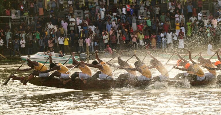 1755410643_nehru-trophy-boat-race.jpg