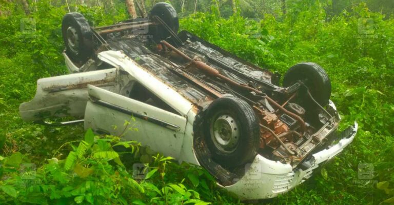 alakode-road-accident.jpg