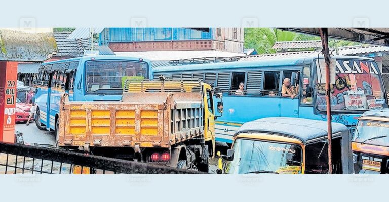 athikkayam-traffic-jam.jpg