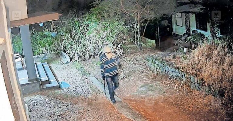 athirampuzha-cctv-armed-man.jpg