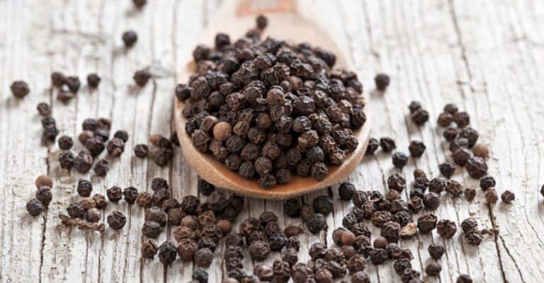 black-pepper-dry.jpg