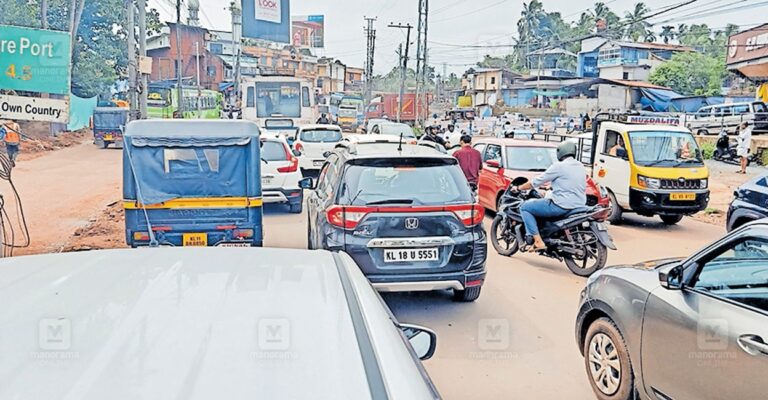 cheruvannur-traffic-jam.jpg