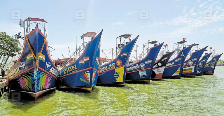 fort-kochi-boat-issue.jpg