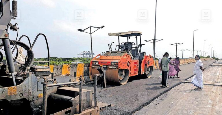 goshree-bridge-tarring.jpg