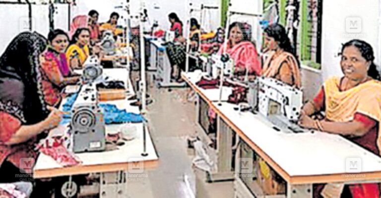 idukki-thodupuzha-tailing-women.jpg