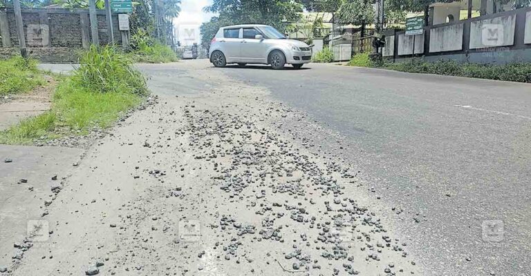 irinjalakkuda-pandyangadi-jun-road.jpg