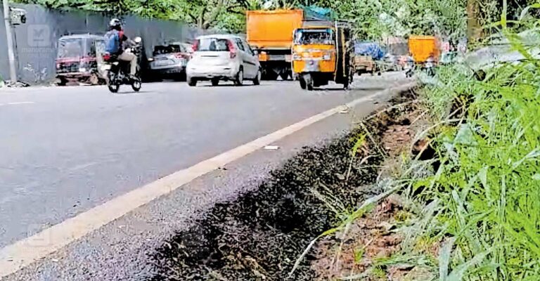 kakkanad-road.jpg