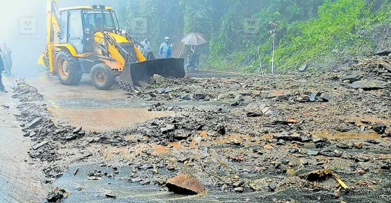 kalpetta-thamarassery-churam-land-slide-1.jpg