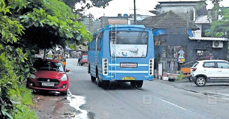 kannur-private-bus.jpg