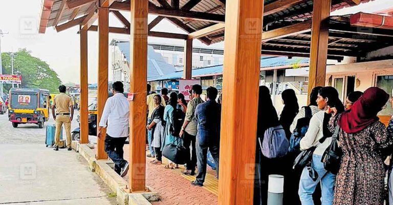 kannur-thalassery-railway-station.jpg