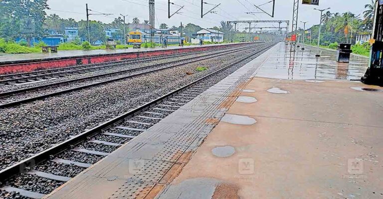 kasargo-cheruvathoor-railway-station.jpg