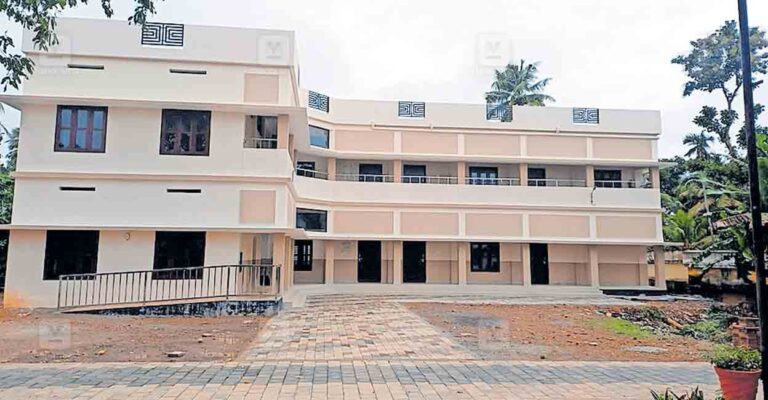 kollam-ashtamudi-govt-hss-building.jpg