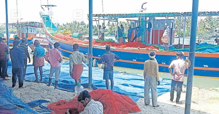 kollam-ochira-fisherman.jpg