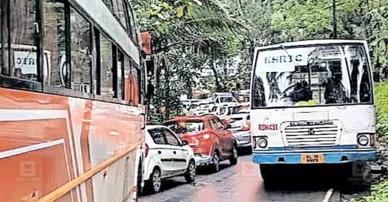 kozhikode-pakrathalam-churam-road.jpg