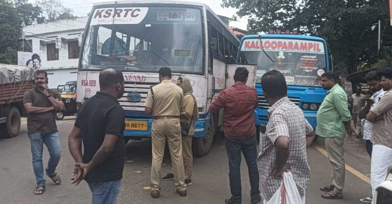 ksrtc-private-bus-mallappally.jpg