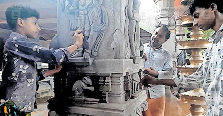ktm-ponnkunnam-cement-sculpture.jpg