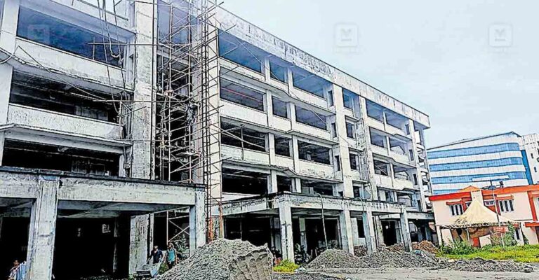 ktm-vaikom-taluk-hospital-building.jpg