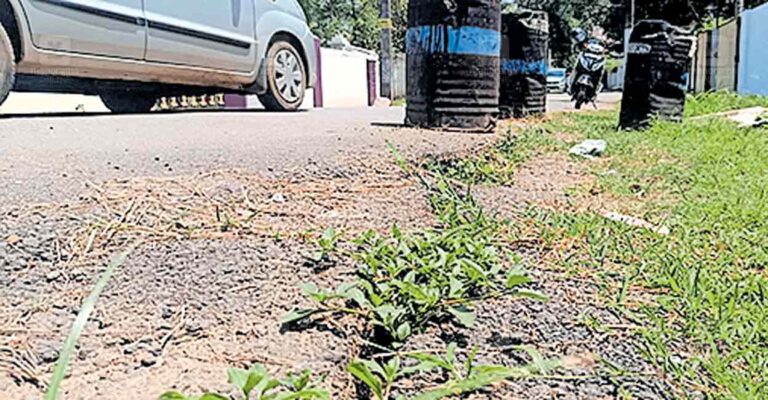 mannadi-road-damage-2.jpg