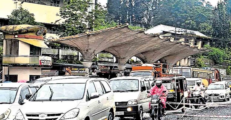 muvattupuzha-traffic-block.jpg
