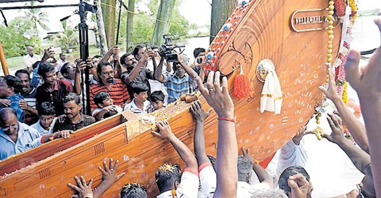 nehru-trophy-boat-race-vellamkulangara.jpg