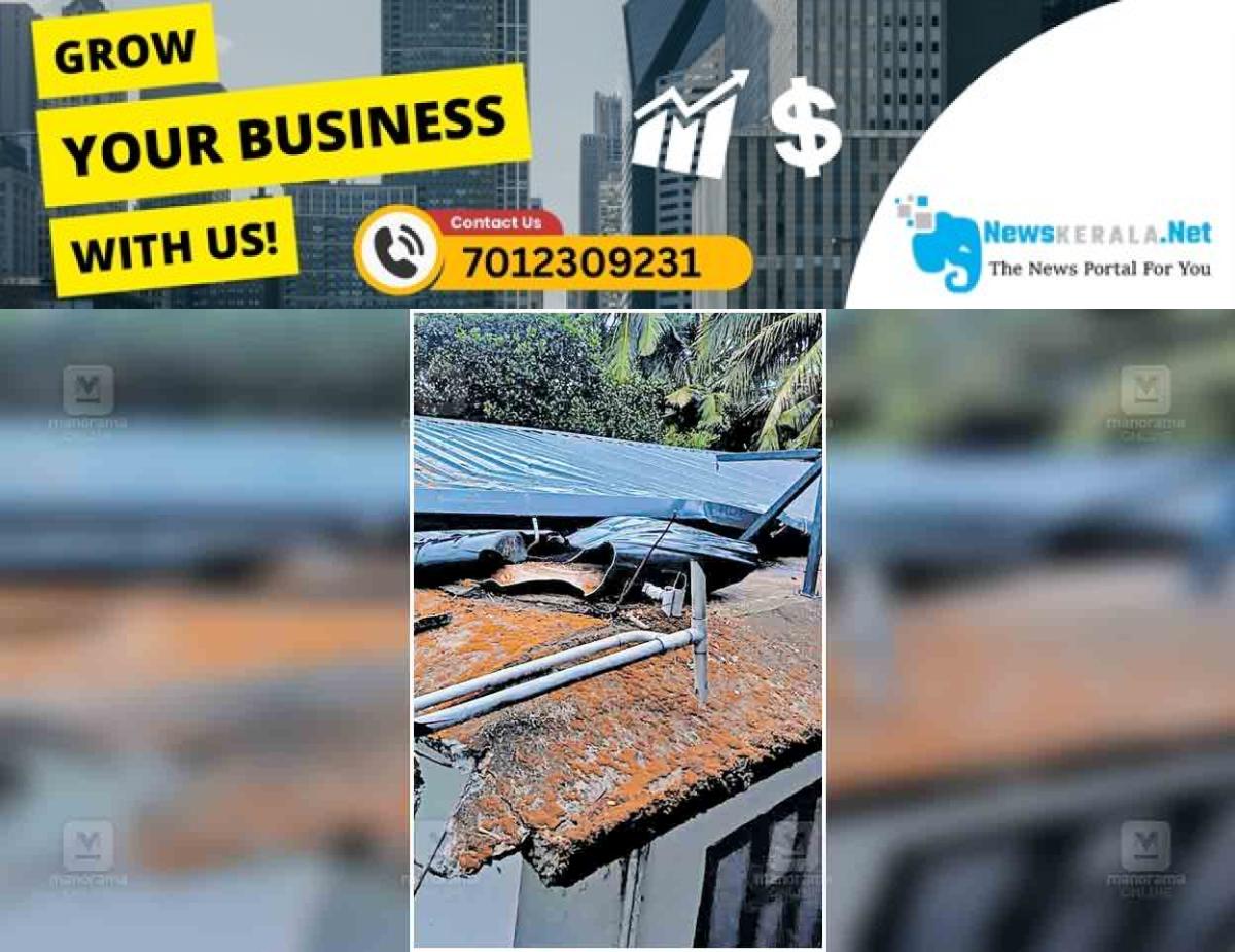 newskerala.net_1754121494_kannur-concrete-sheet-and-water-tank-on-the-roof-of-apm-sarus-house-collapsed