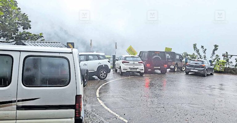 pakramthalam-churam-traffic.jpg