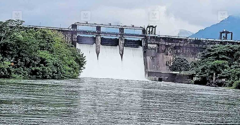 palakkad-kanjirappuzha-dam-open.jpg