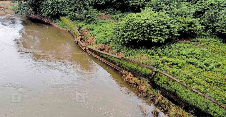 palakkad-protective-wall-collapsed-bharathapuzha-ottapalam.jpg