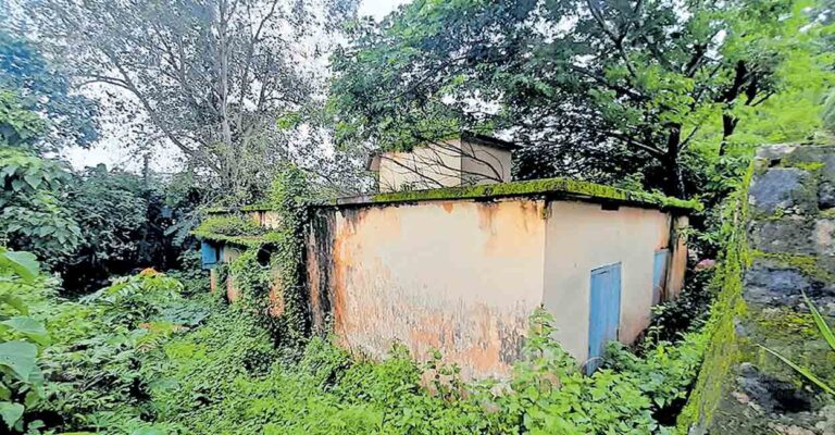 pathanamthitta-old-up-school-building.jpg
