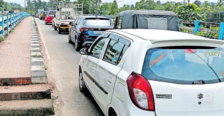 pathanamthitta-traffic-jam-ranni.jpg