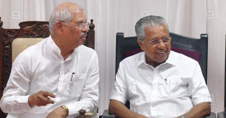 pinarayi-vijayan-arlekar-1.jpg