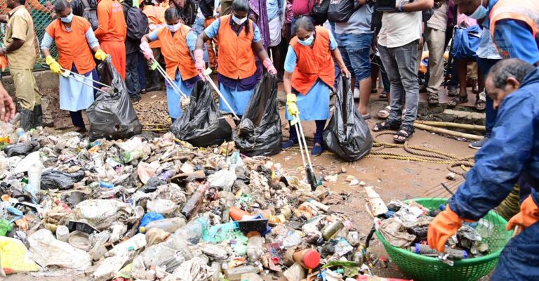 sanitation-workers.jpg