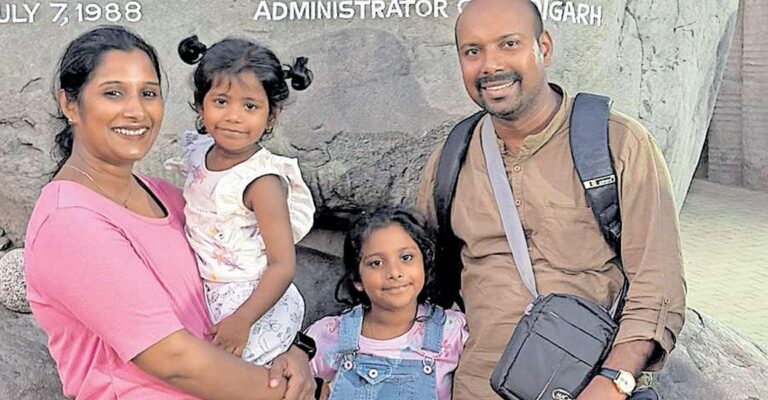 smijith-with-family.jpg