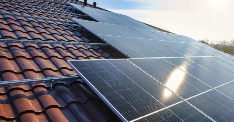 solar-panel-roof.jpg