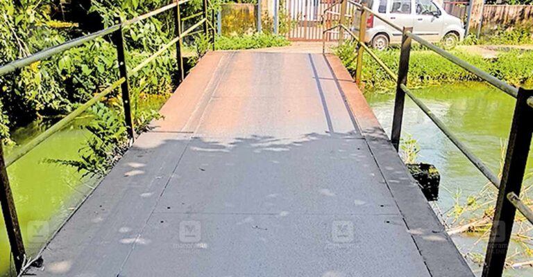 thiruvarp-bridge.jpg