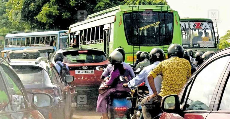 thoppumpadi-traffic-block.jpg