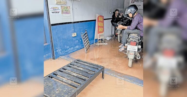 thrissur-muringoor-rain-havoc.jpg