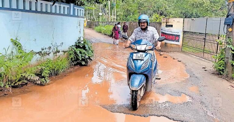 thuravoor-road-damage-1.jpg