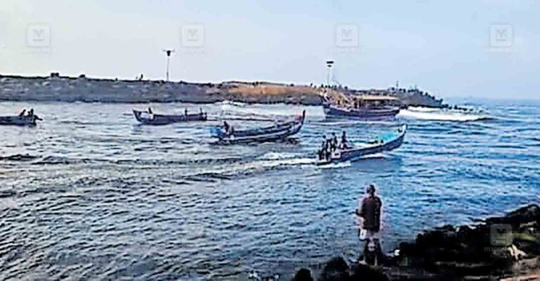 trivandrum-accident-boat.jpg