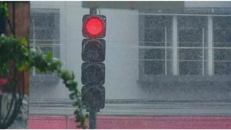 w-1280h-720format-jpgimgid-01jz7w4vcb71gkmwmw3wqe86fpimgname-kerala-rain-1751537315211.jpg