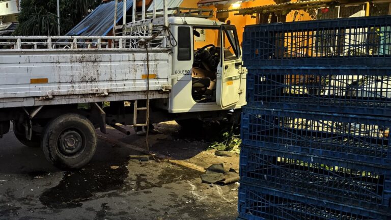 w-1280h-720format-jpgimgid-01k2d2yy4drwrpzb1x2y711gtvimgname-lorry-accident-1754933459085.jpg